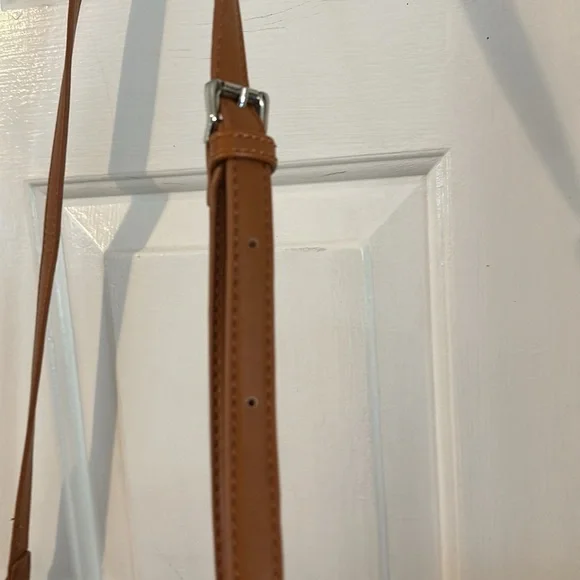 NWOT Women’s Free People Brown Vegan Leather Laser Cut Perforated Crossbody - Picture 5 of 11